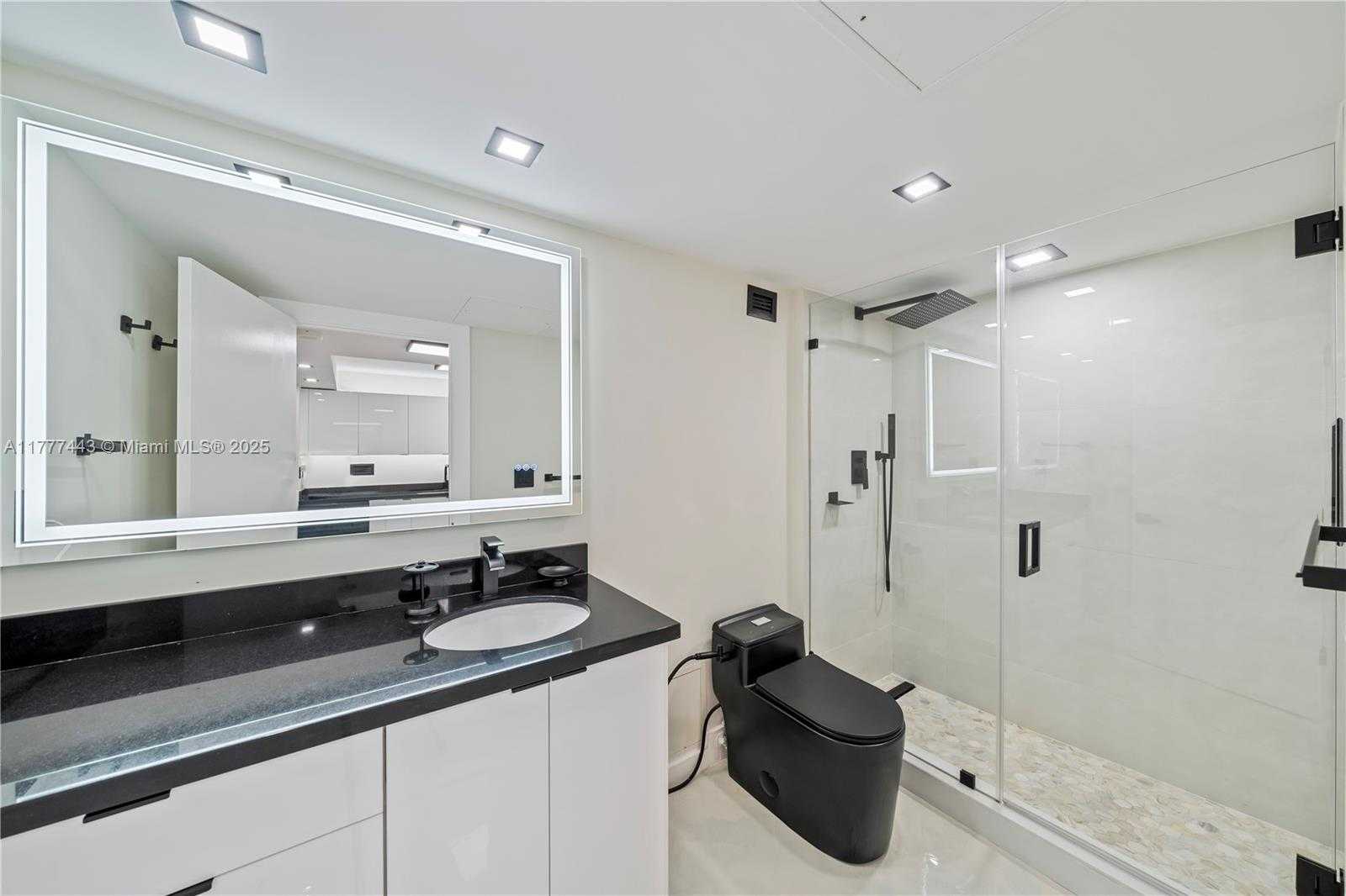 Small Image of 2301 COLLINS AVE #1130, Miami Beach Number 12
