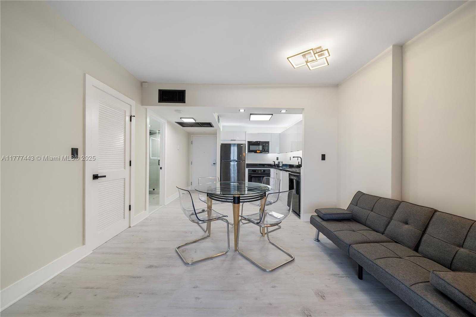 Small Image of 2301 COLLINS AVE #1130, Miami Beach Number 9