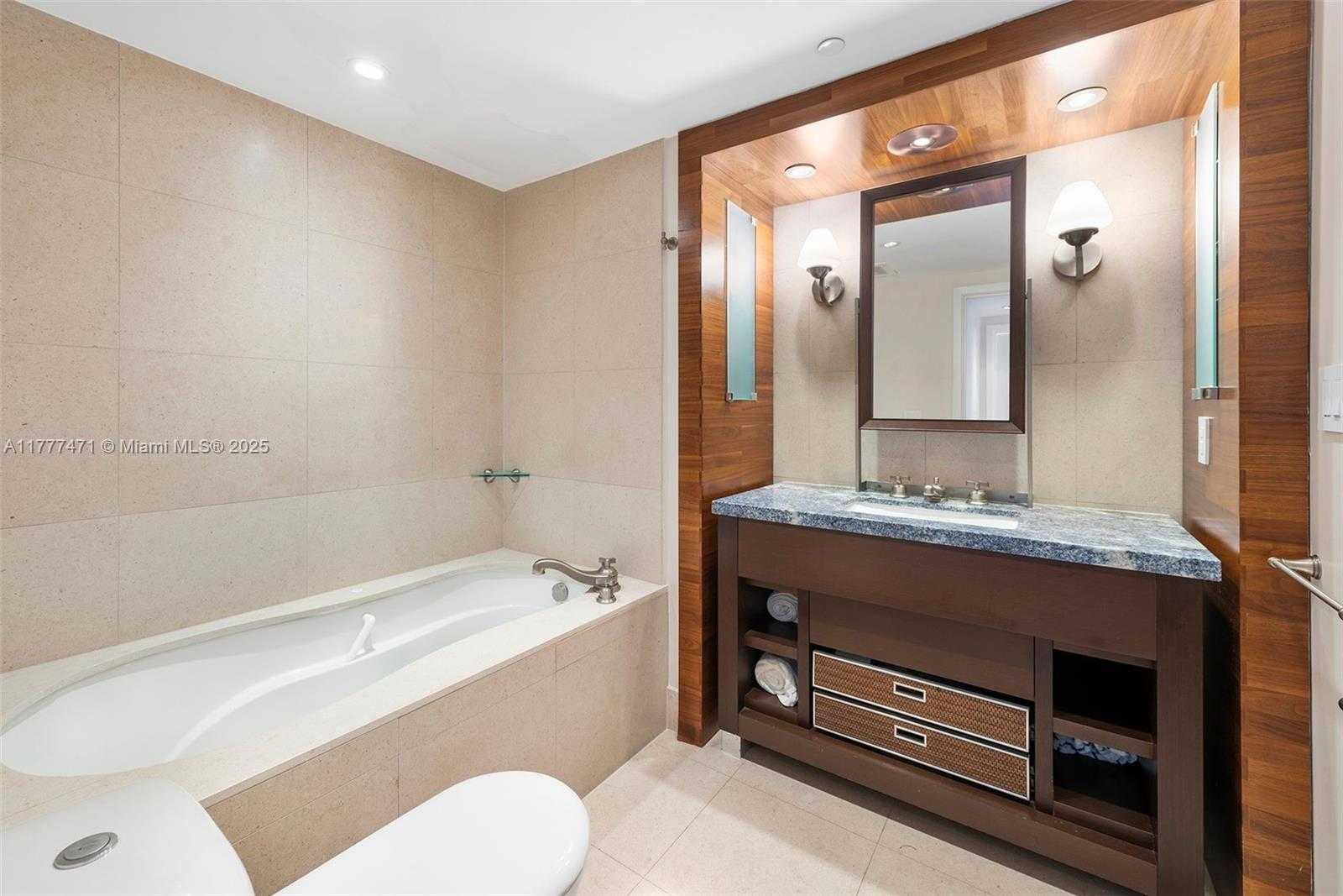 Small Image of 6801 COLLINS AVE #1206, Miami Beach Number 21