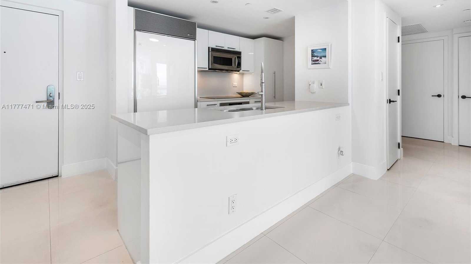 Small Image of 6801 COLLINS AVE #1206, Miami Beach Number 25