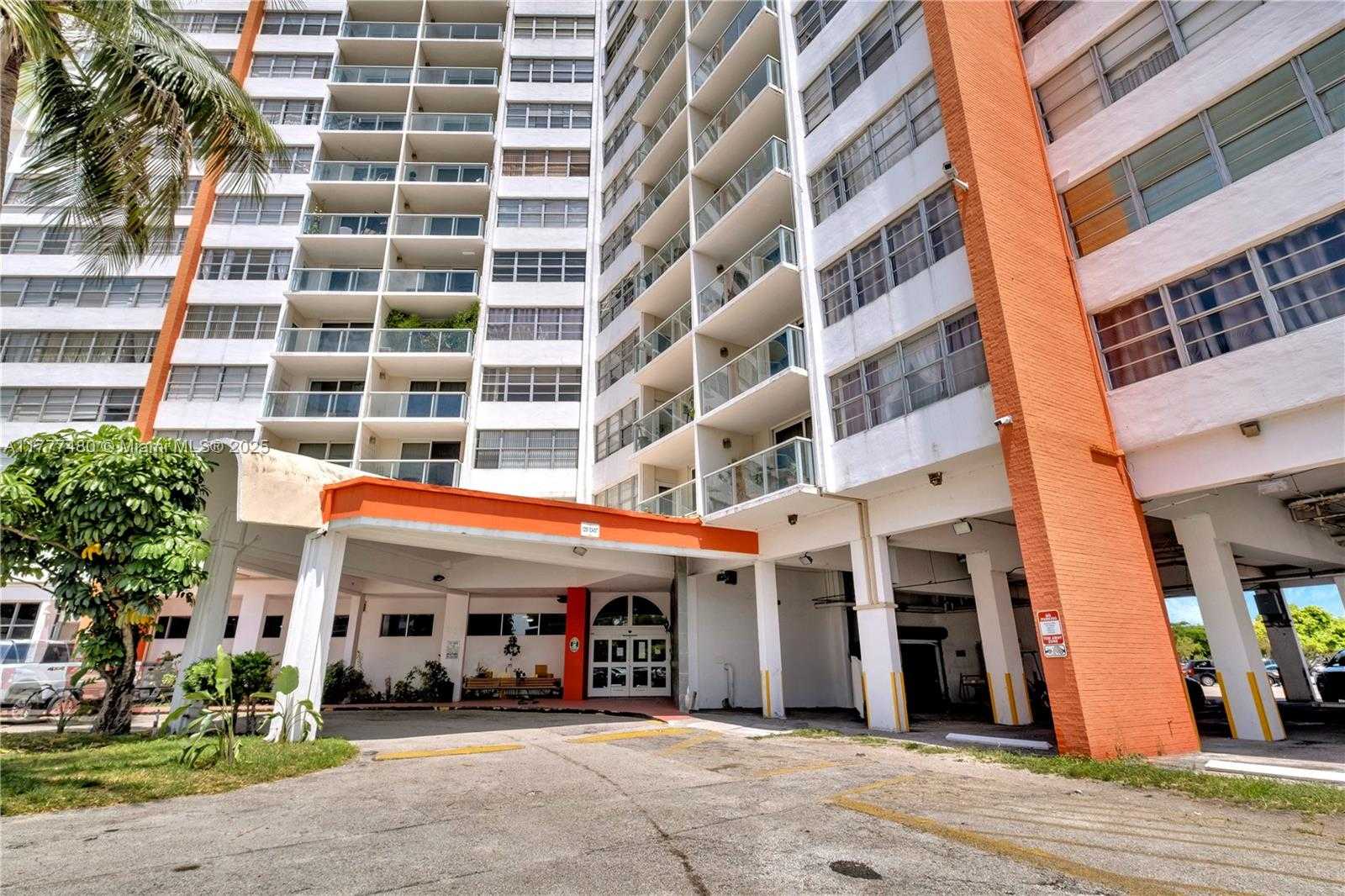 Small Image of 1351 NORTH EAST MIAMI GARDENS DR #722E, Miami Number 2