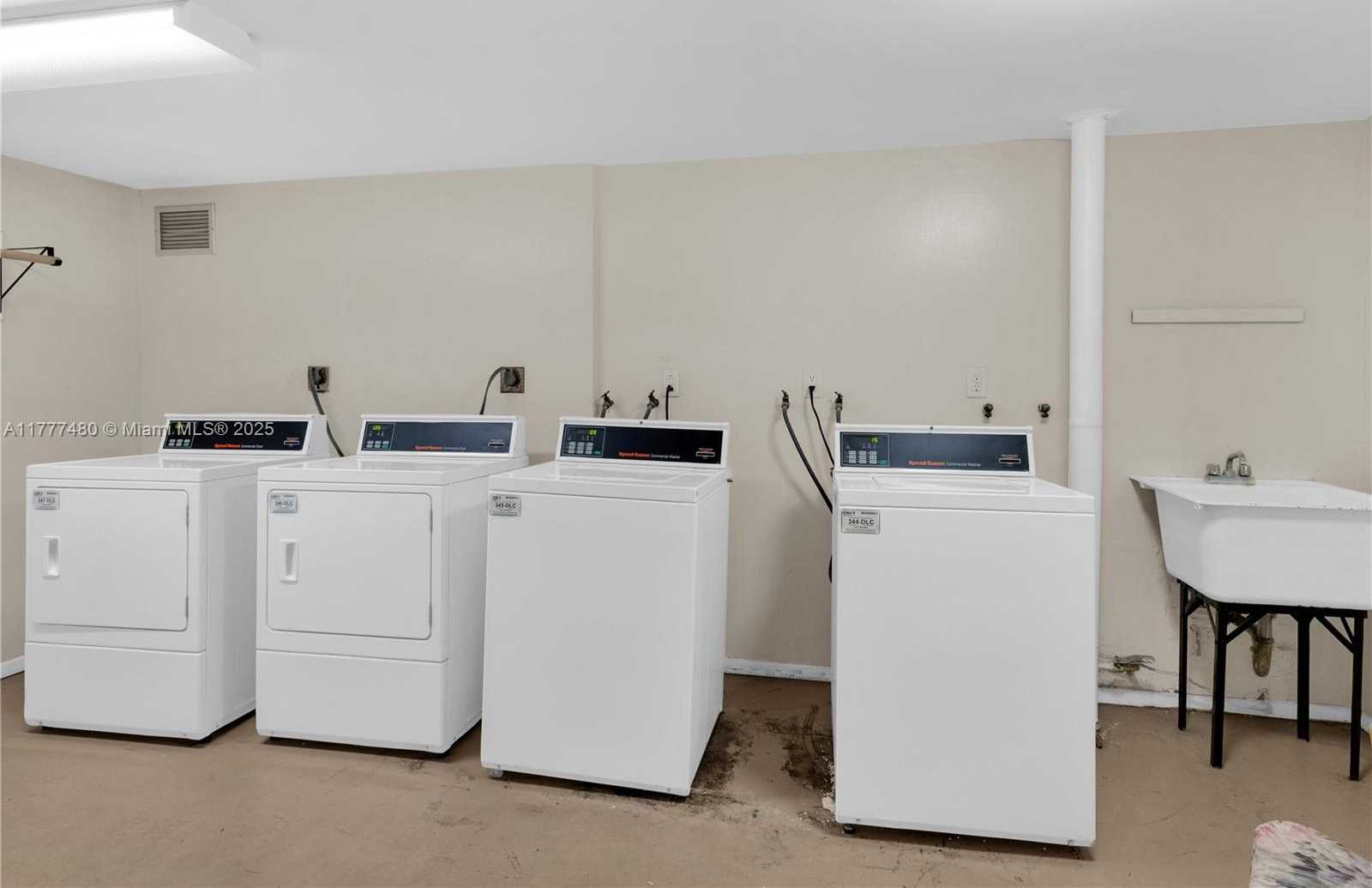 Small Image of 1351 NORTH EAST MIAMI GARDENS DR #722E, Miami Number 5