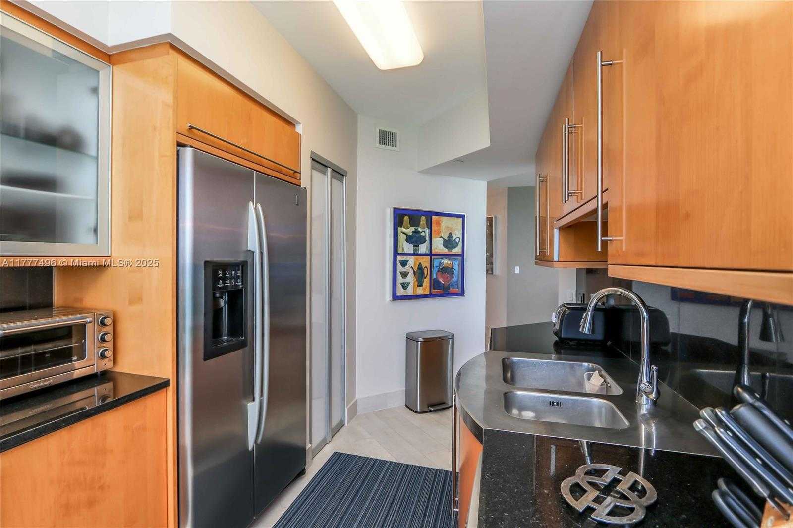 Small Image of 6365 COLLINS AVE #2401, Miami Beach Number 12