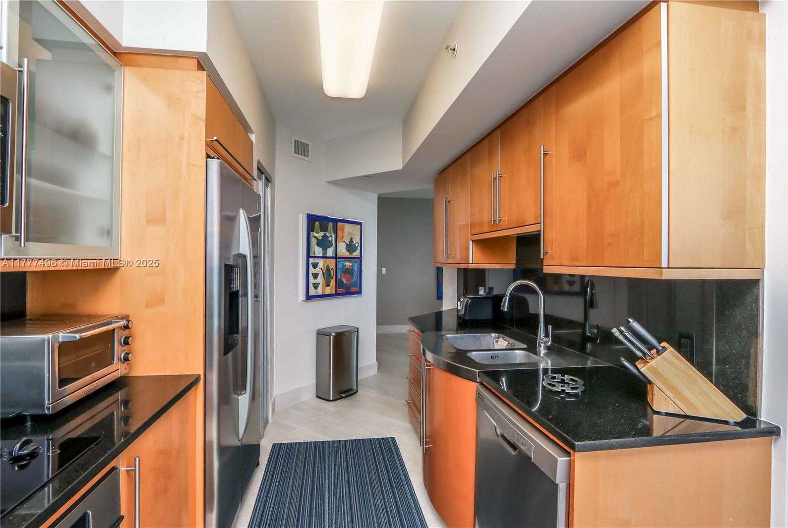 Small Image of 6365 COLLINS AVE #2401, Miami Beach Number 13