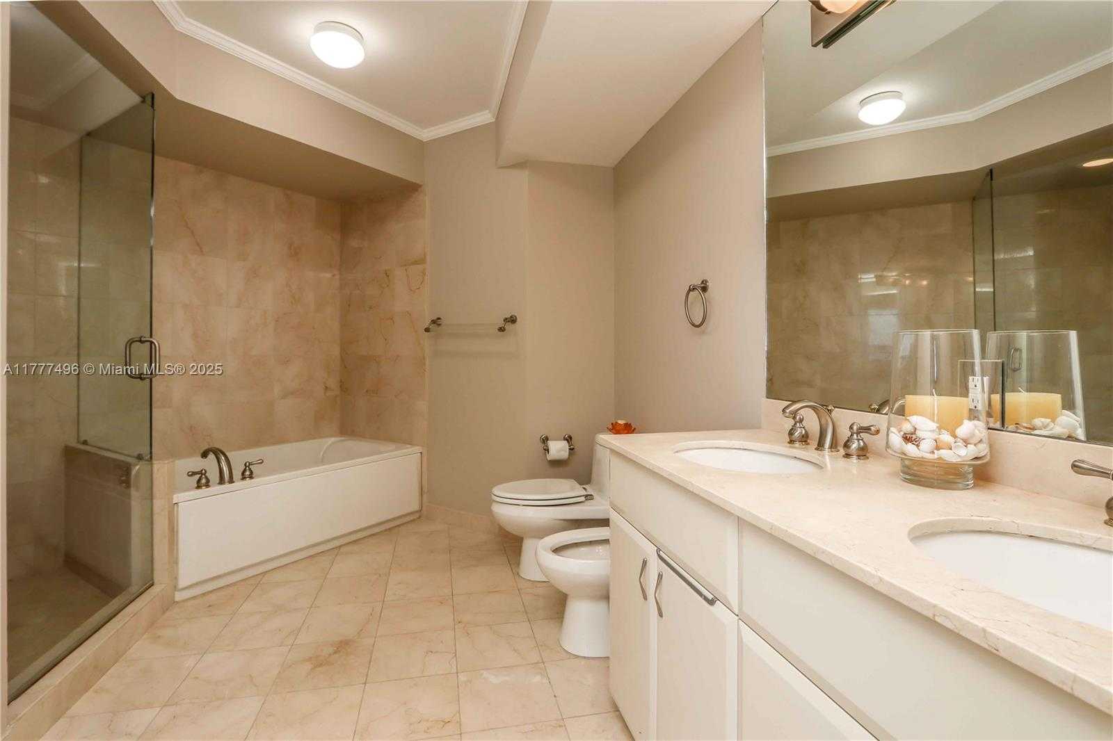 Small Image of 6365 COLLINS AVE #2401, Miami Beach Number 16