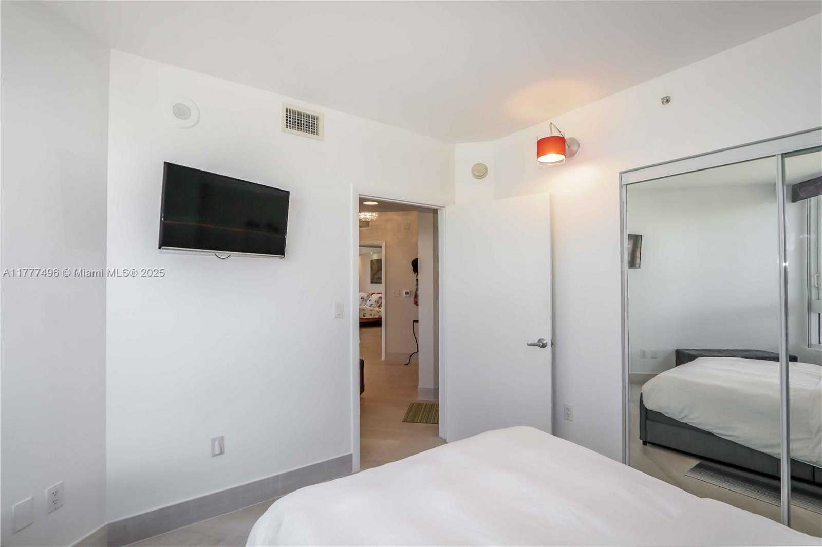 Small Image of 6365 COLLINS AVE #2401, Miami Beach Number 22