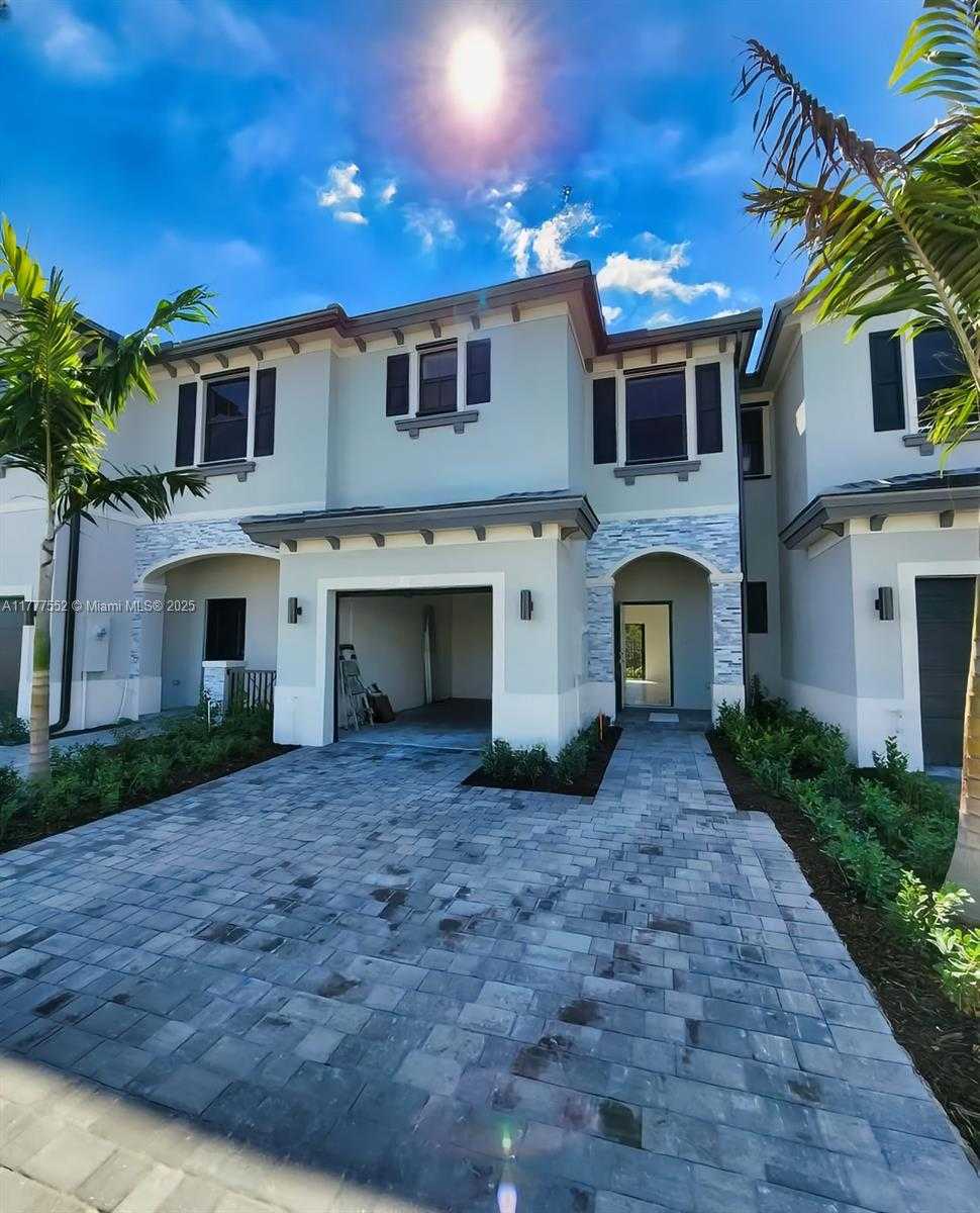 Small Image of 452 NORTH WEST 203 RD #452, Miami Gardens Number 2