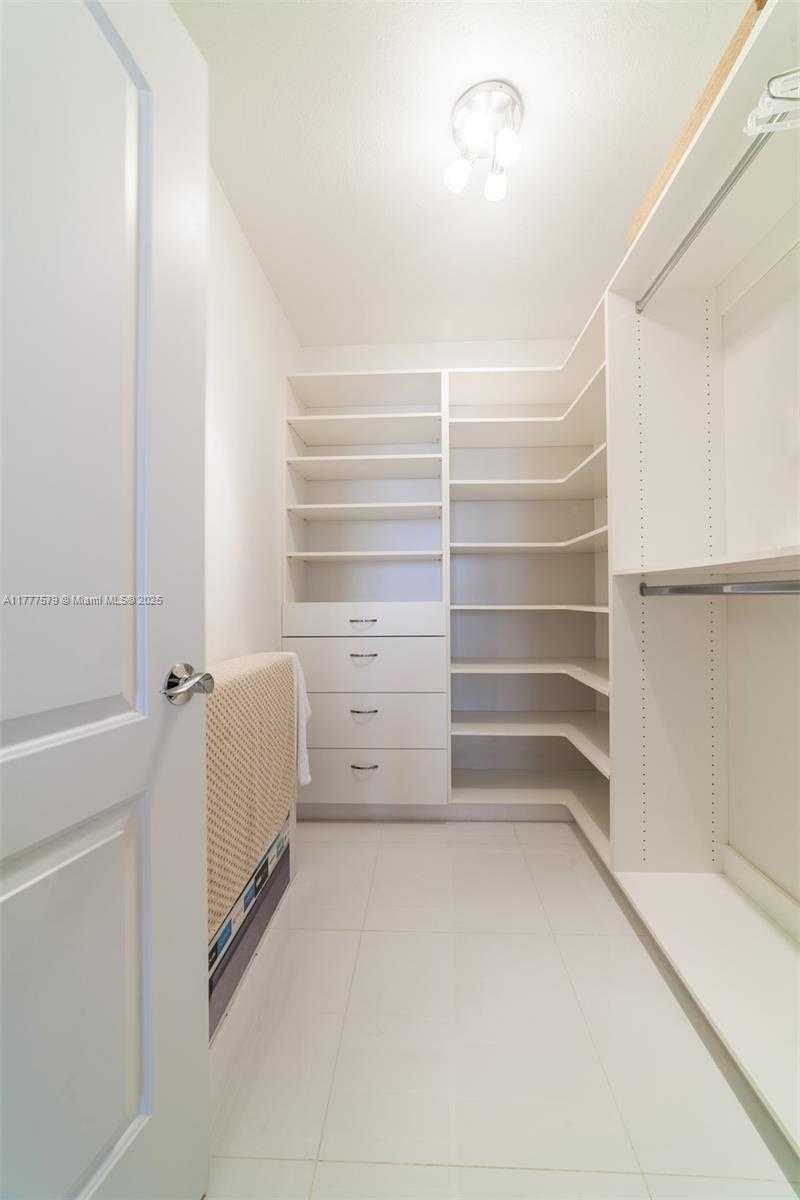 Small Image of 2500 PARKVIEW DR #1117, Hallandale Beach Number 12