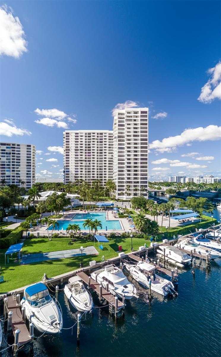 Small Image of 2500 PARKVIEW DR #1117, Hallandale Beach Number 22