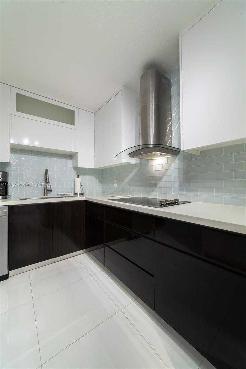Small Image of 2500 PARKVIEW DR #1117, Hallandale Beach Number 4