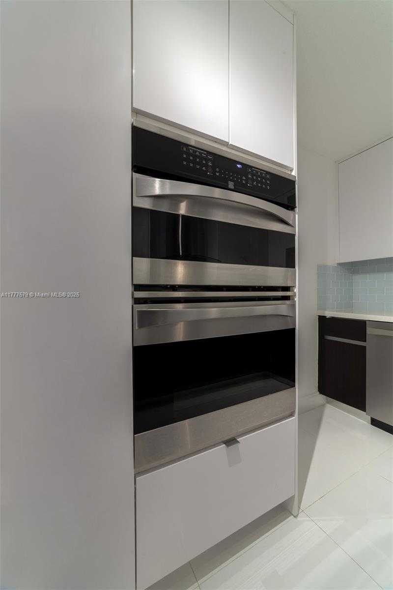 Small Image of 2500 PARKVIEW DR #1117, Hallandale Beach Number 5