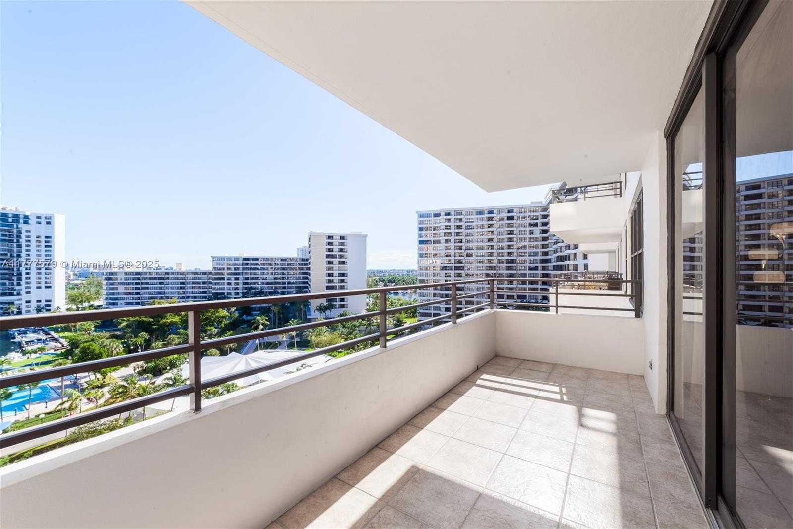 Small Image of 2500 PARKVIEW DR #1117, Hallandale Beach Number 8