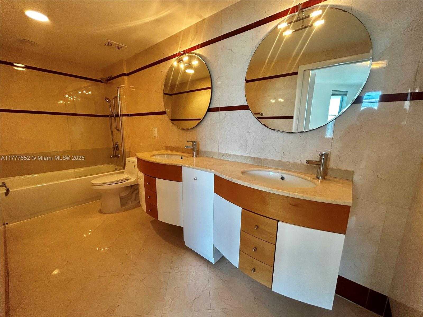 Small Image of 110 WASHINGTON AVE #1814, Miami Beach Number 11