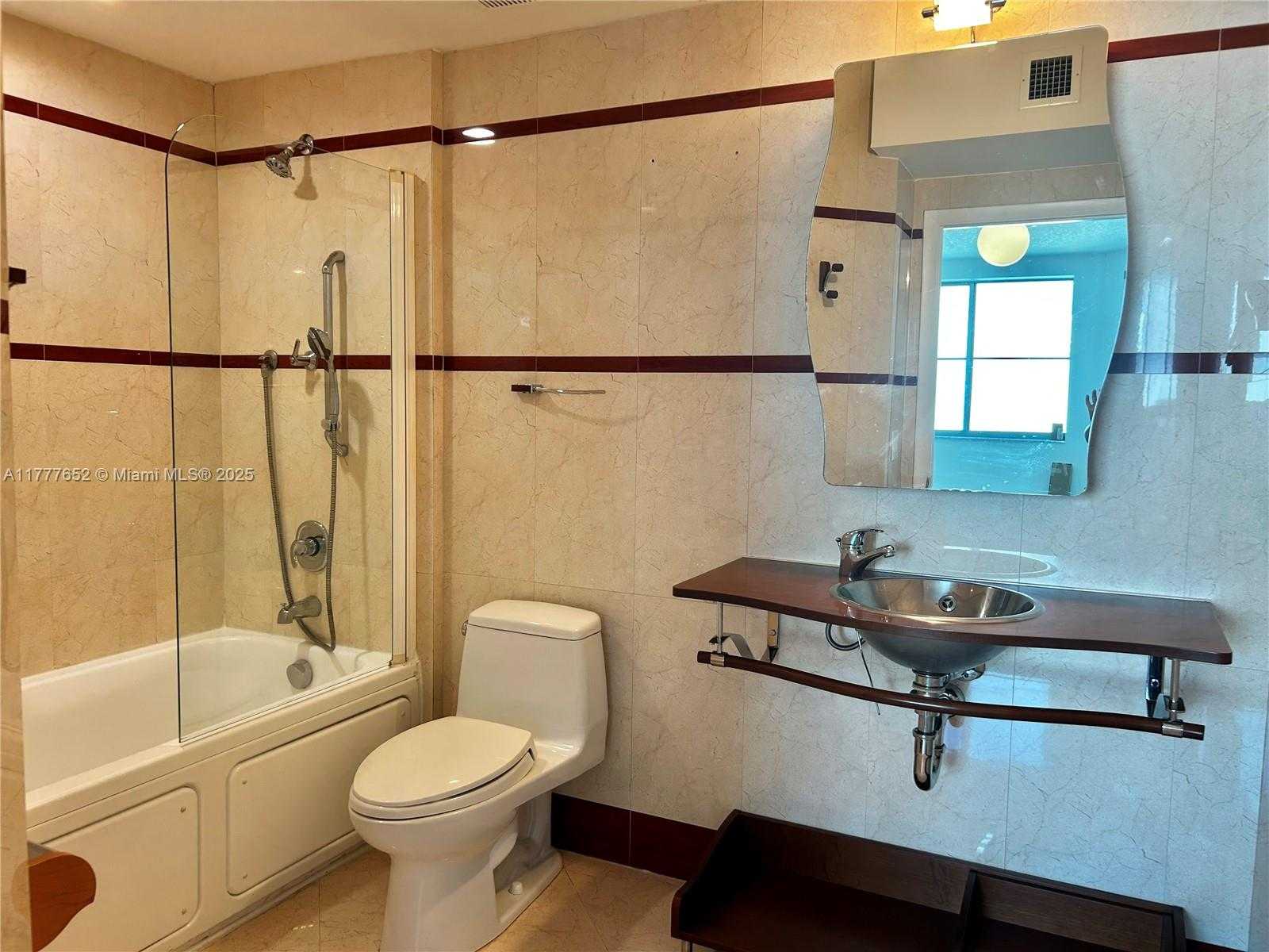 Small Image of 110 WASHINGTON AVE #1814, Miami Beach Number 13