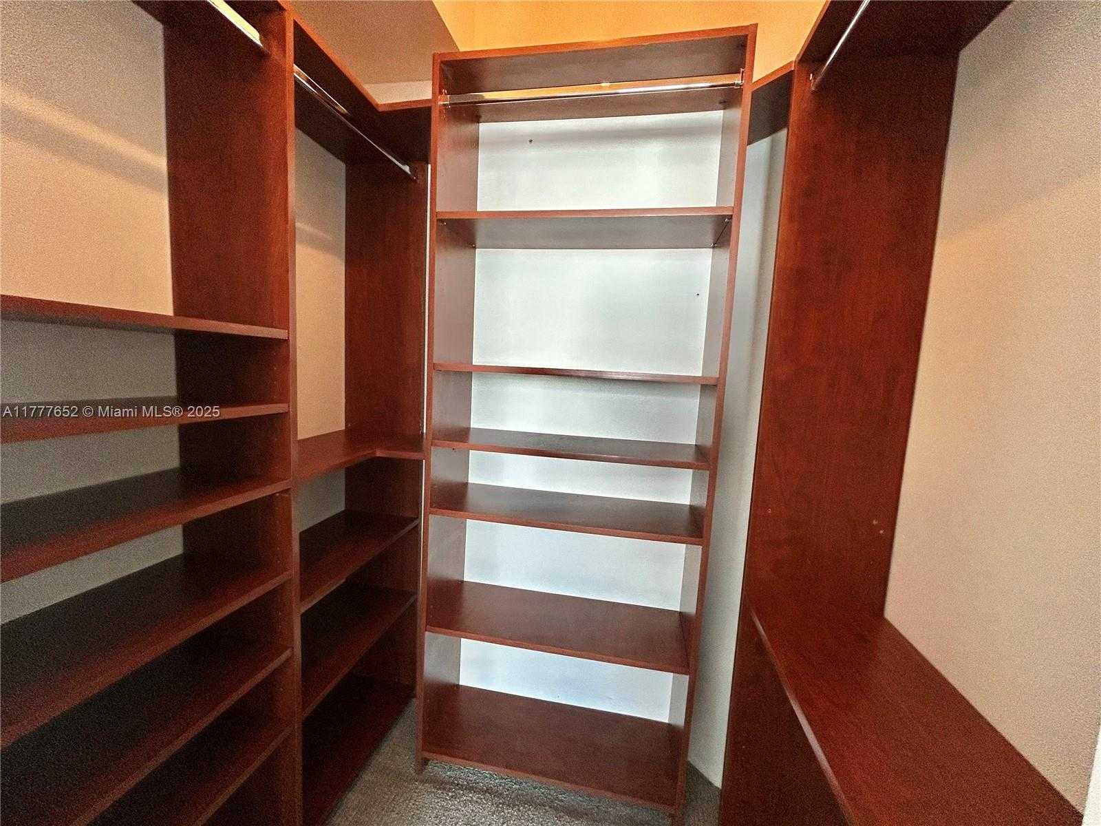Small Image of 110 WASHINGTON AVE #1814, Miami Beach Number 16
