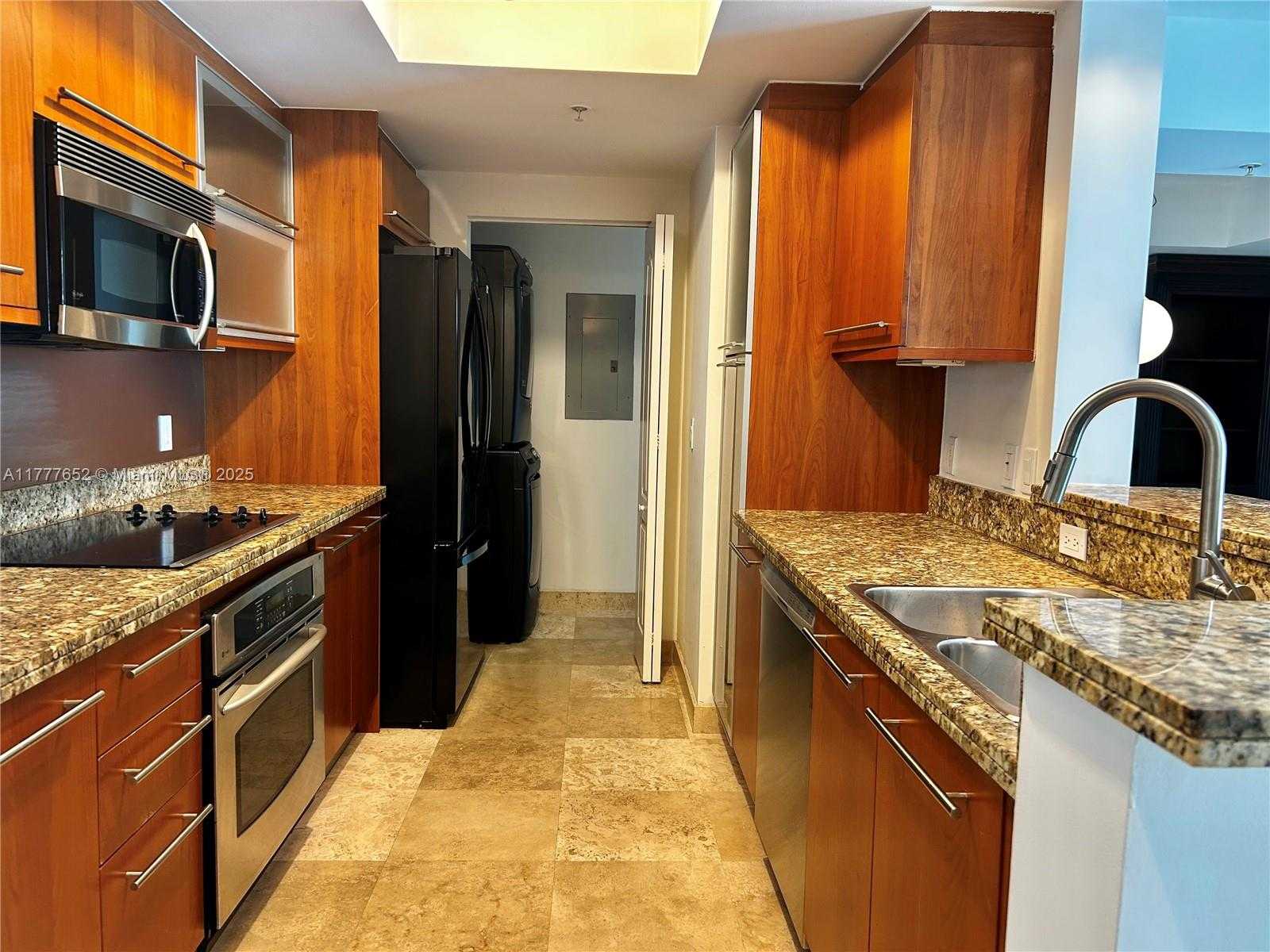 Small Image of 110 WASHINGTON AVE #1814, Miami Beach Number 4