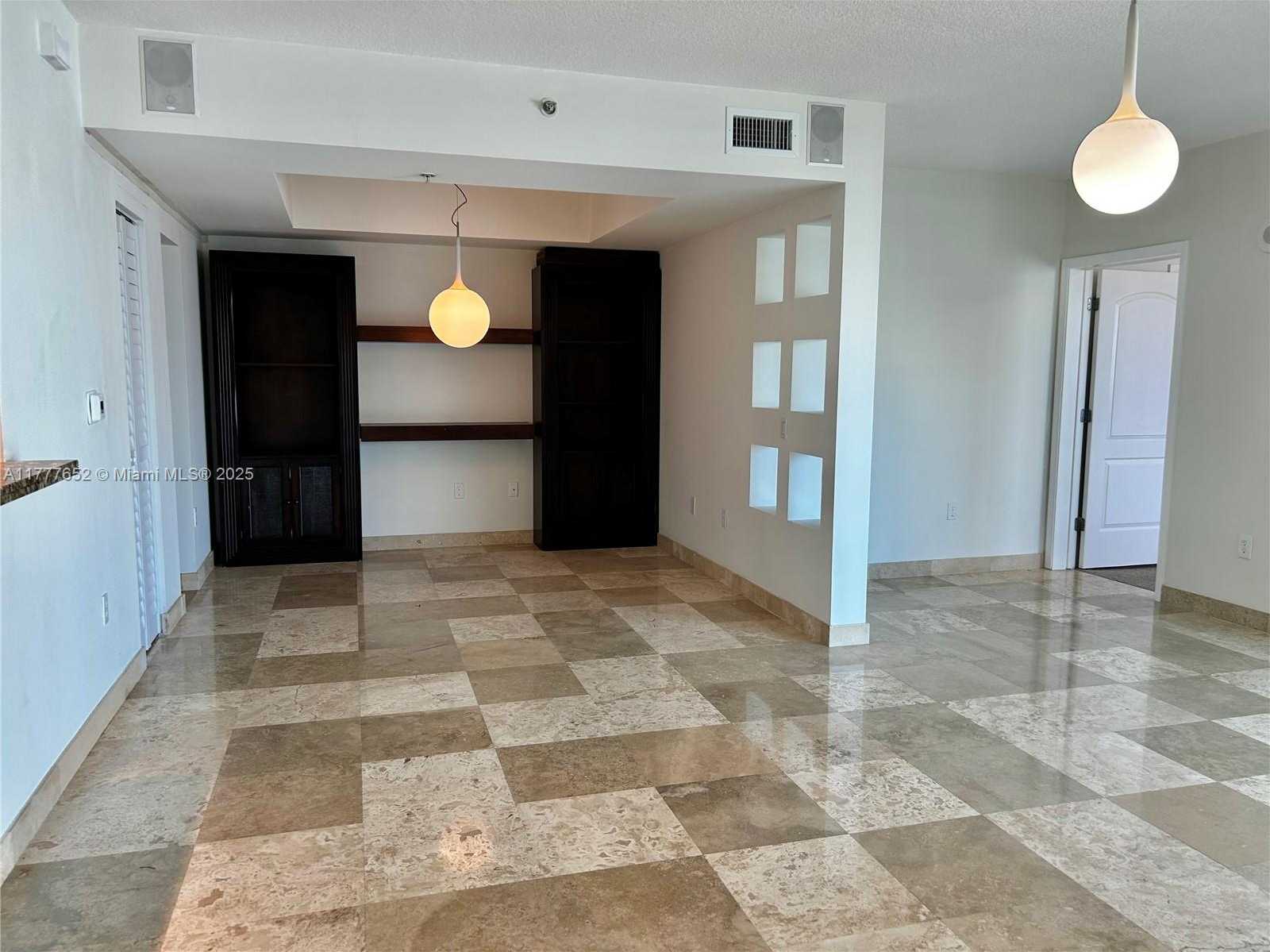 Small Image of 110 WASHINGTON AVE #1814, Miami Beach Number 5
