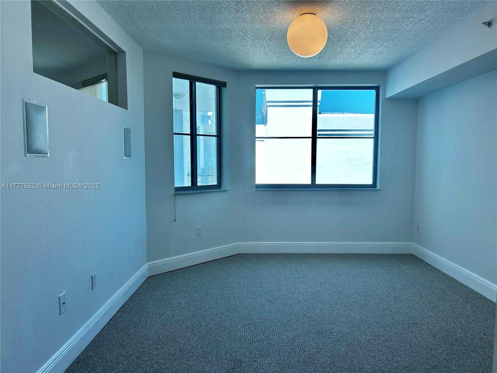 Small Image of 110 WASHINGTON AVE #1814, Miami Beach Number 8