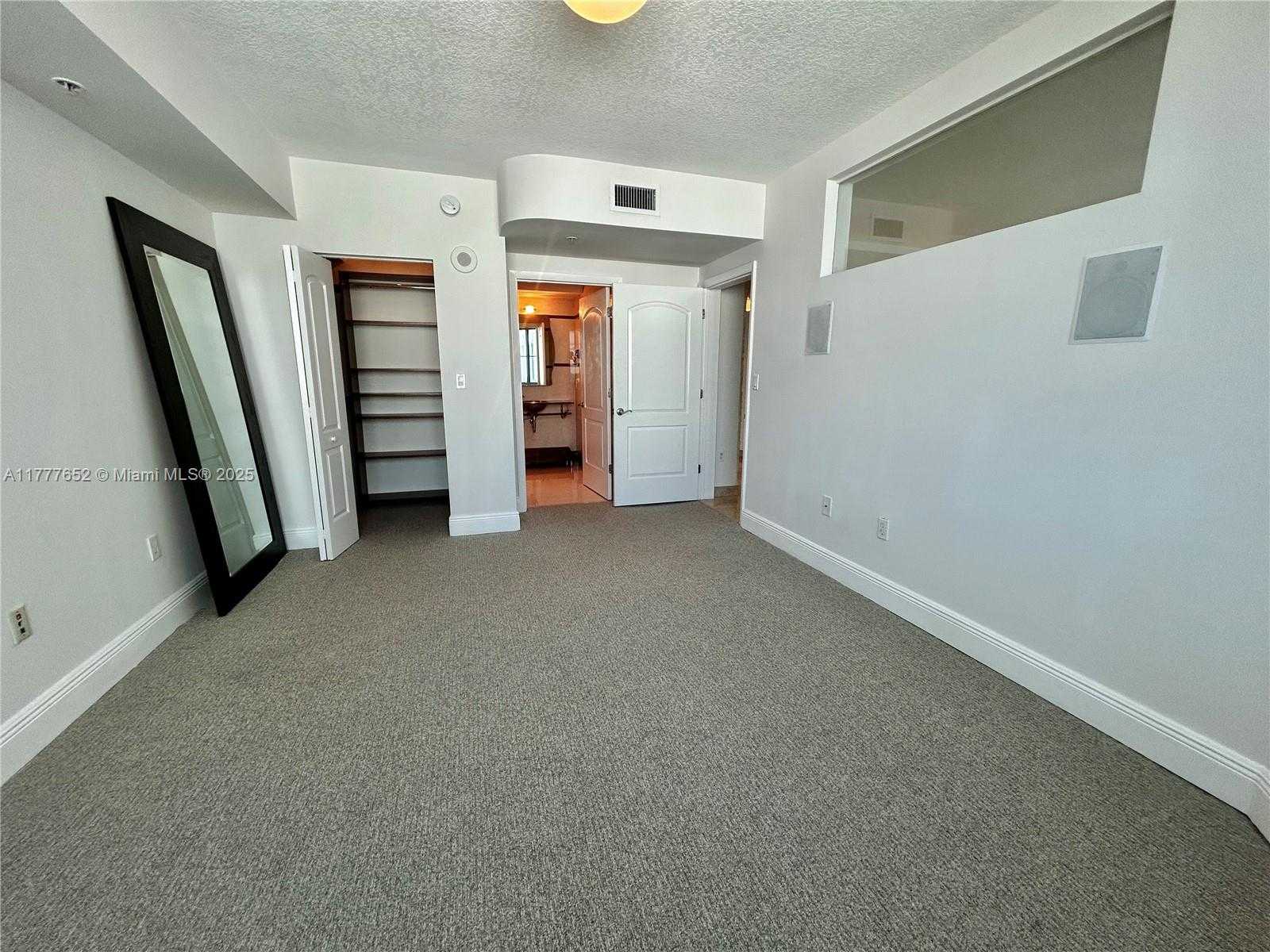 Small Image of 110 WASHINGTON AVE #1814, Miami Beach Number 9