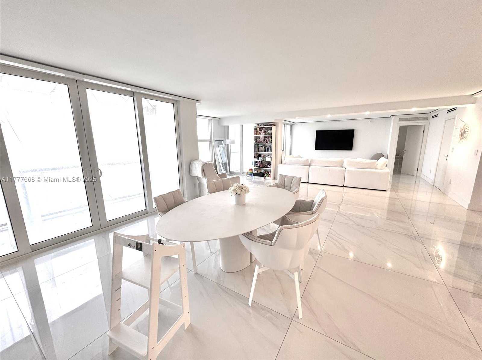 Small Image of 1800 SUNSET HARBOUR DR #1802/4, Miami Beach Number 3