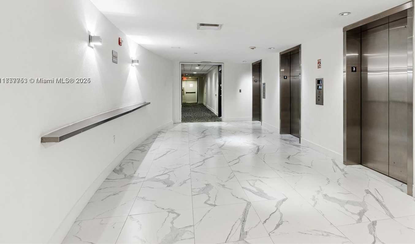 Small Image of 1000 WEST AVE #307, Miami Beach Number 11