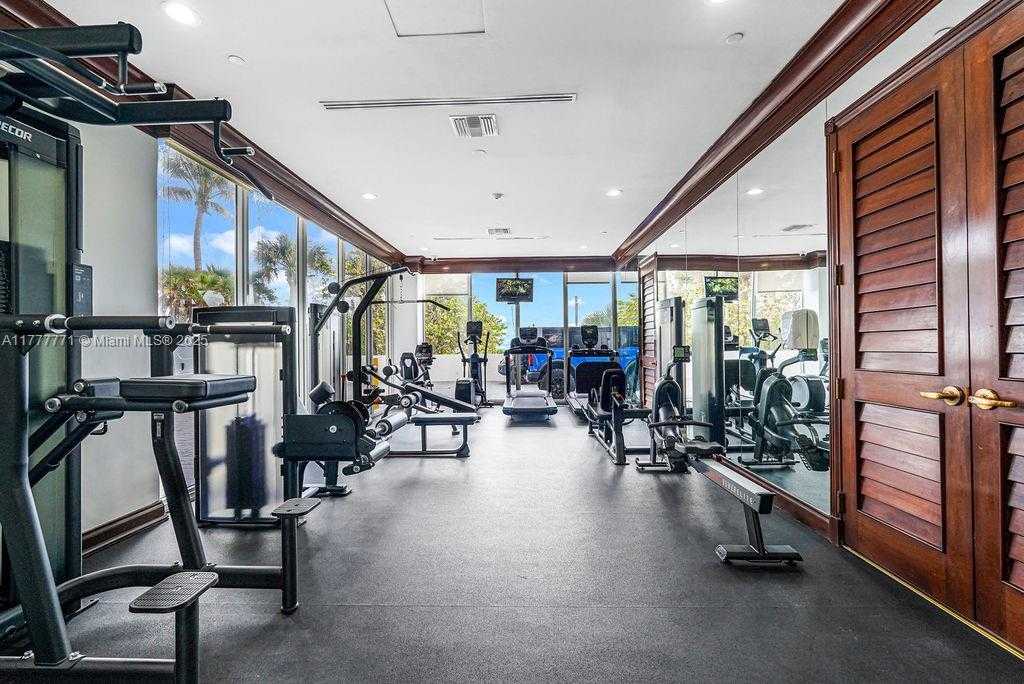 Small Image of 8925 COLLINS AVE #2E, Surfside Number 39