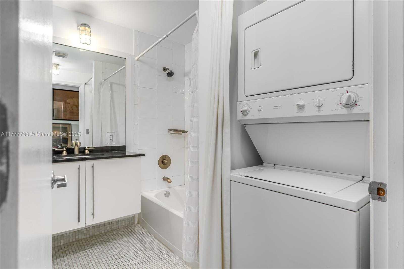 Small Image of 8101 BISCAYNE BLVD #R-613, Miami Number 16