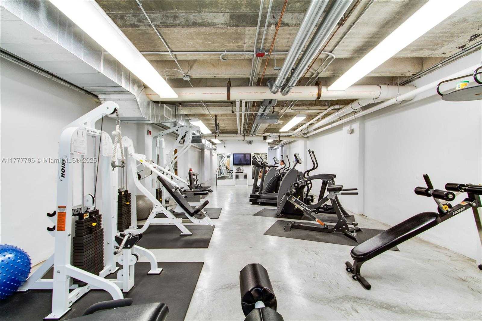 Small Image of 8101 BISCAYNE BLVD #R-613, Miami Number 18