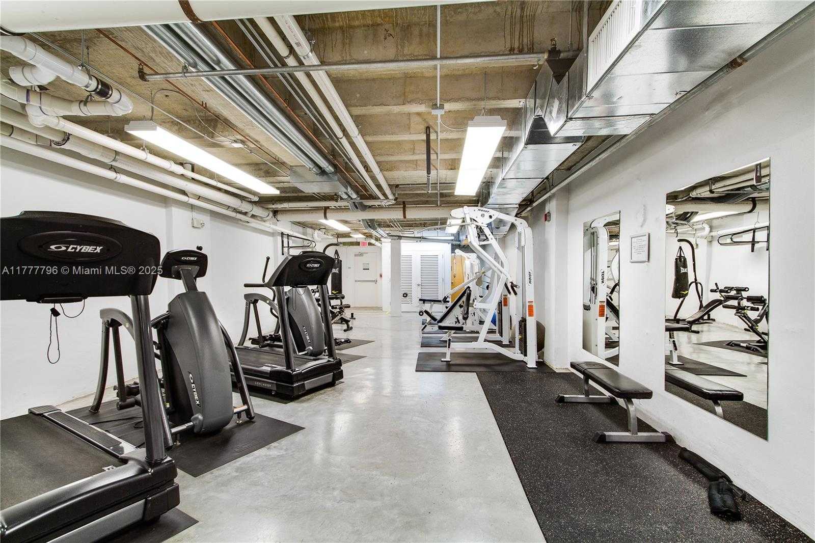 Small Image of 8101 BISCAYNE BLVD #R-613, Miami Number 19