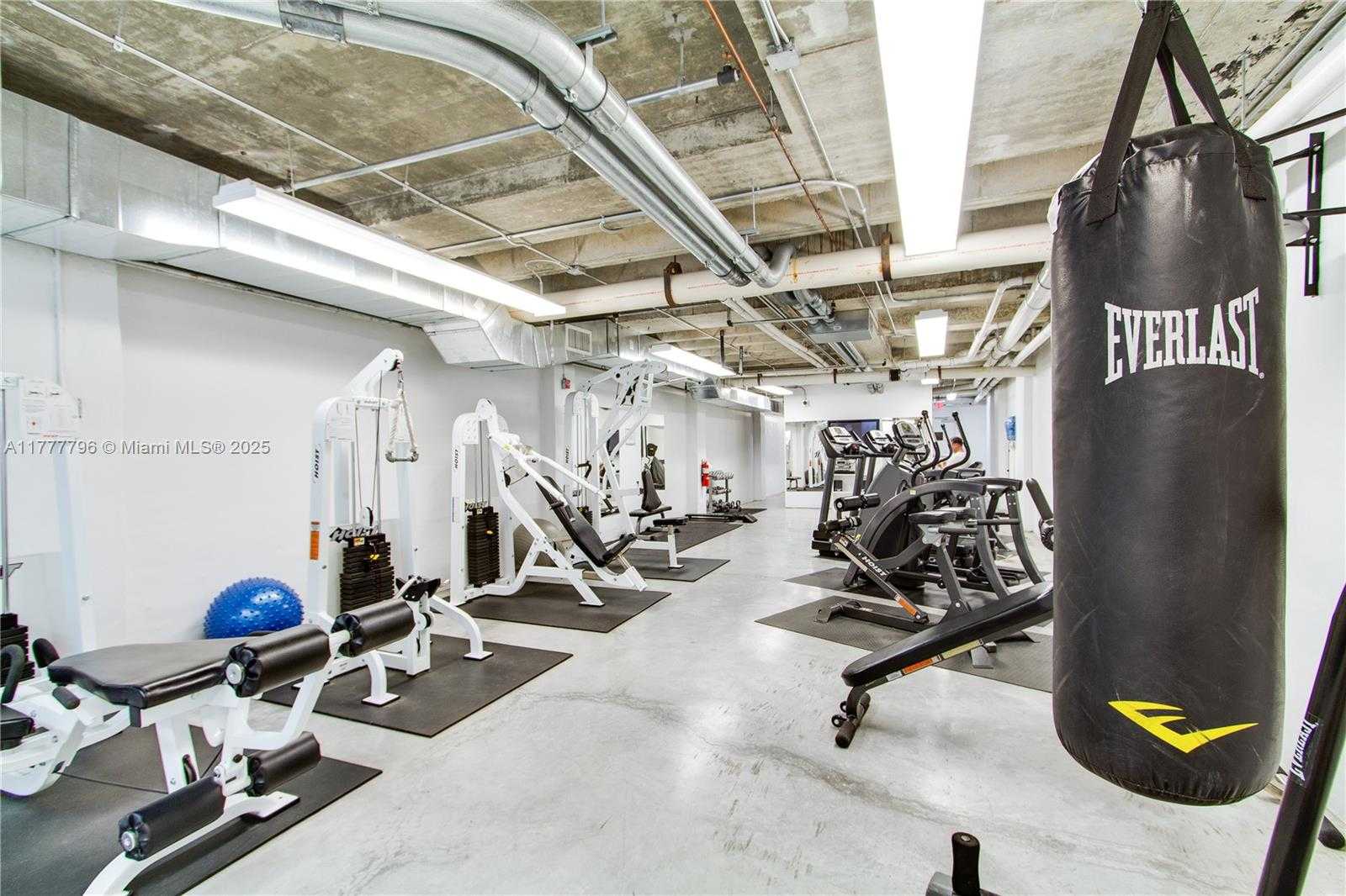 Small Image of 8101 BISCAYNE BLVD #R-613, Miami Number 20