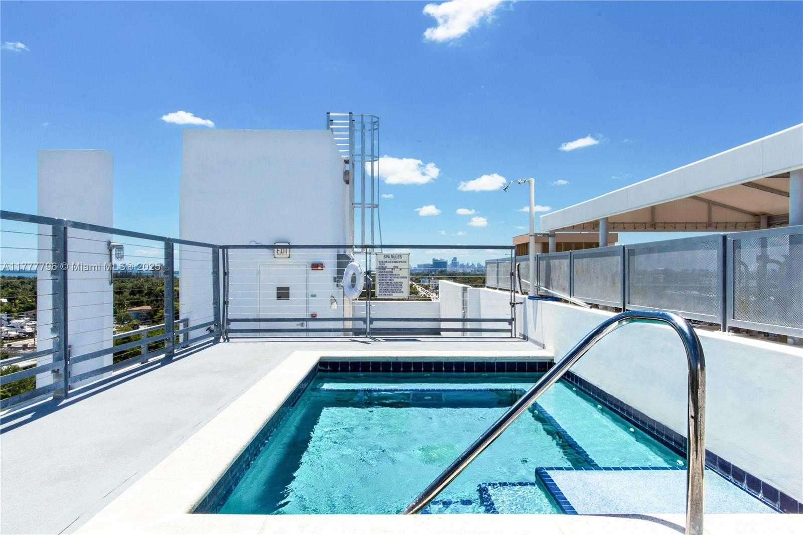 Small Image of 8101 BISCAYNE BLVD #R-613, Miami Number 25