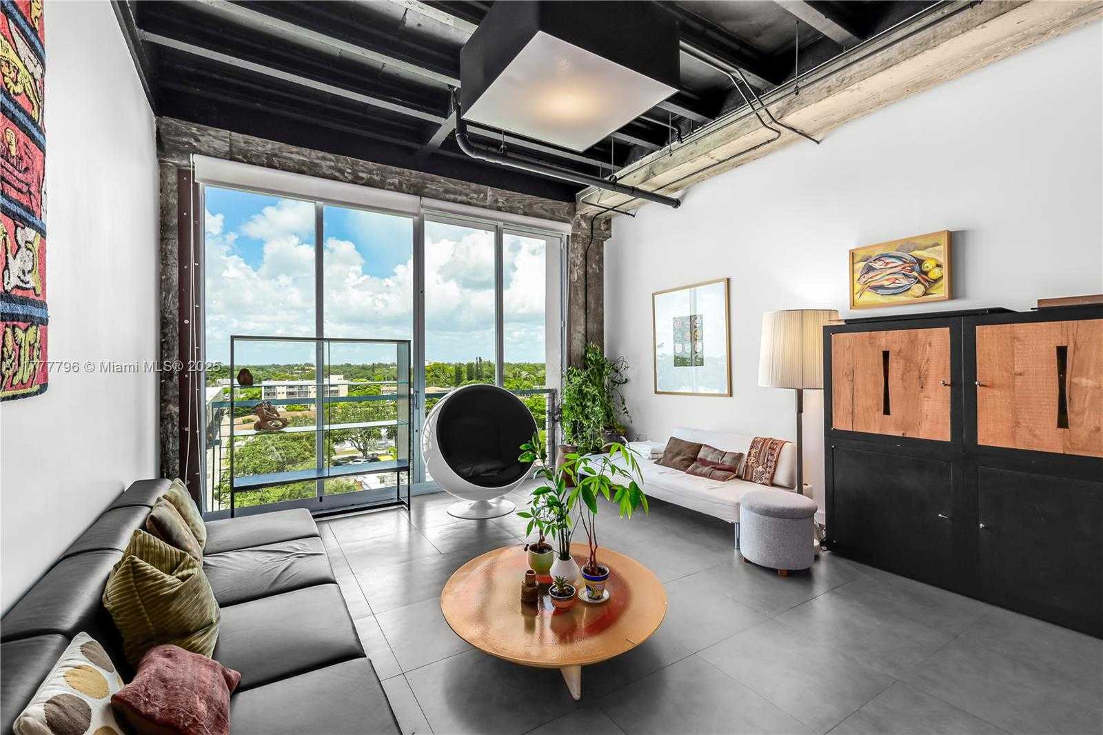 Small Image of 8101 BISCAYNE BLVD #R-613, Miami Number 3
