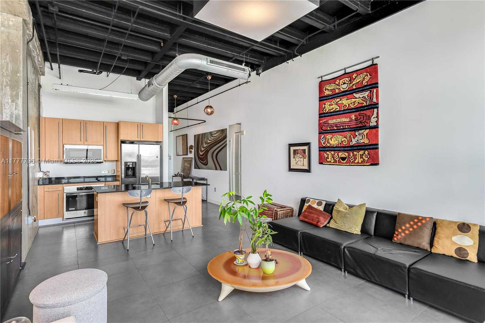 Small Image of 8101 BISCAYNE BLVD #R-613, Miami Number 4