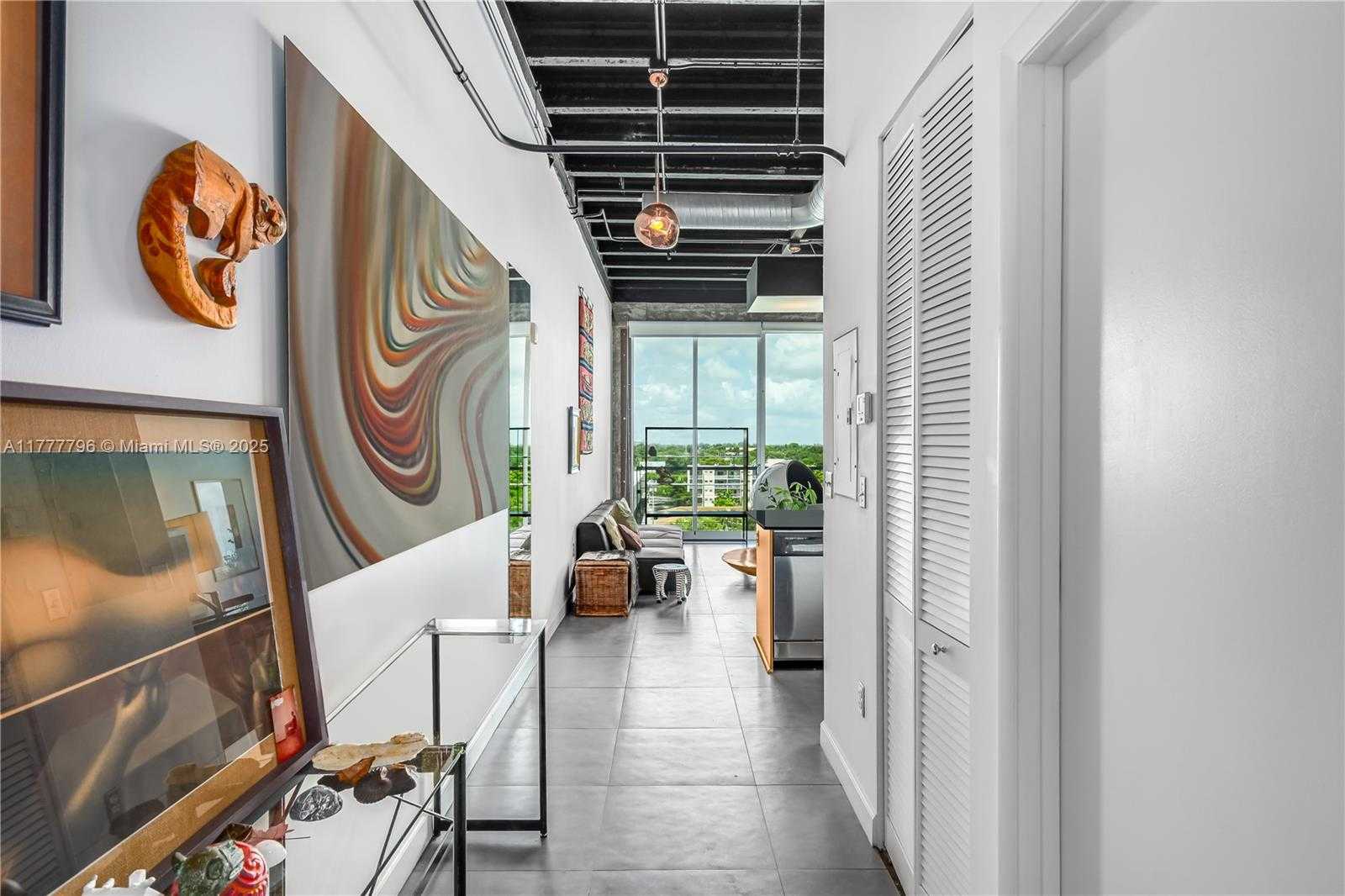 Small Image of 8101 BISCAYNE BLVD #R-613, Miami Number 5