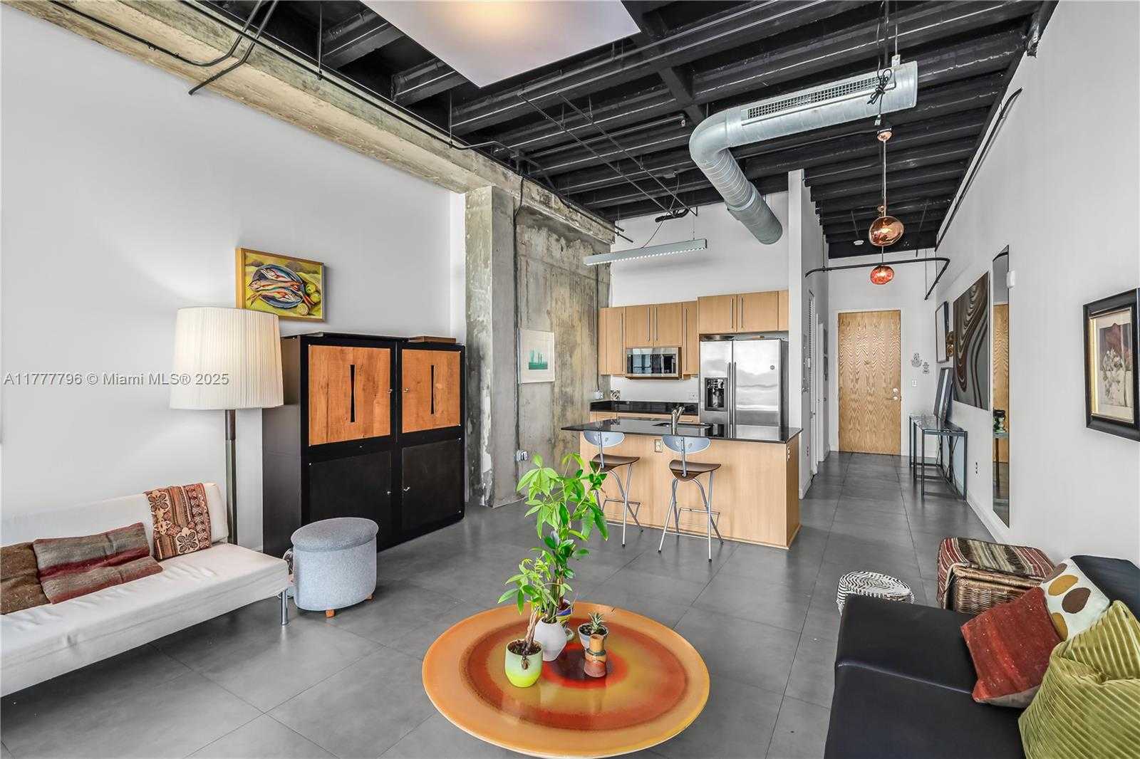 Small Image of 8101 BISCAYNE BLVD #R-613, Miami Number 7