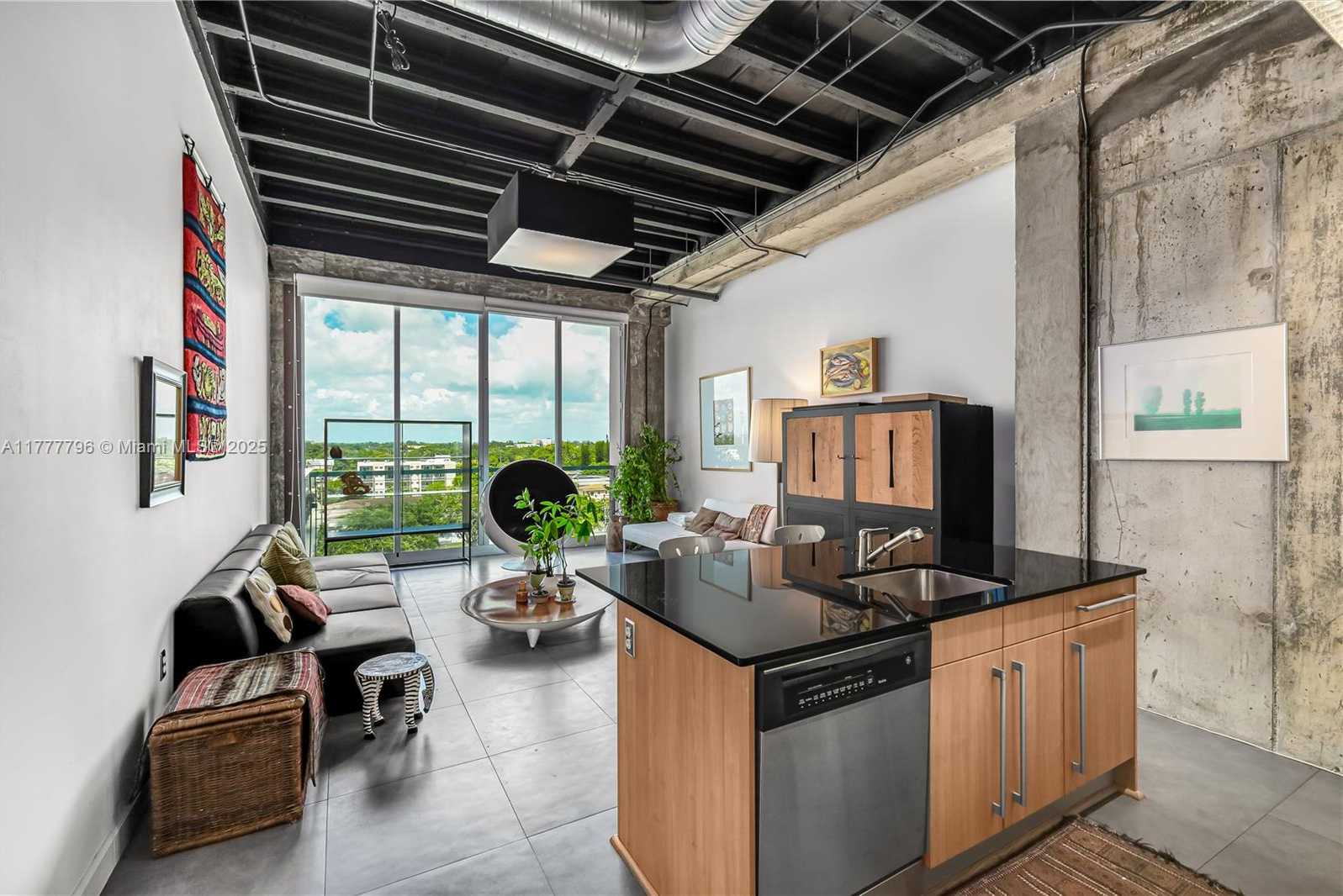 Small Image of 8101 BISCAYNE BLVD #R-613, Miami Number 9