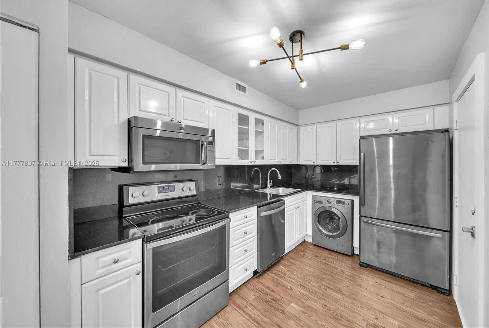 Small Image of 6770 INDIAN CREEK DR #9G, Miami Beach Number 12