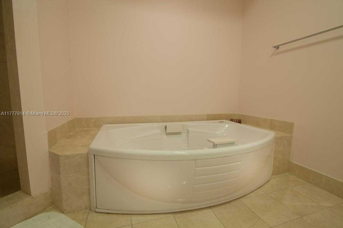 Small Image of 18101 COLLINS AVE #1803, Sunny Isles Beach Number 8