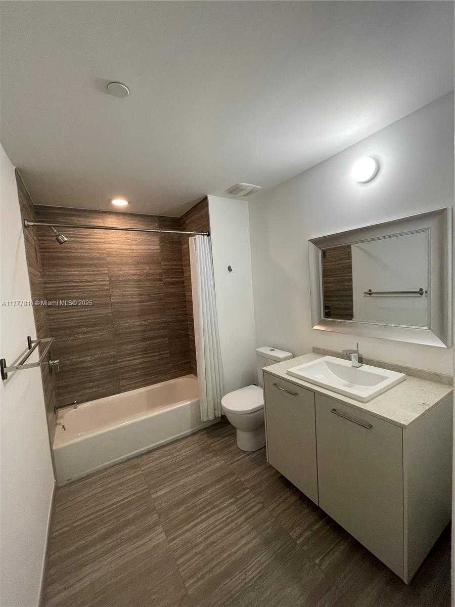 Small Image of 1010 BRICKELL AVE #2106, Miami Number 12