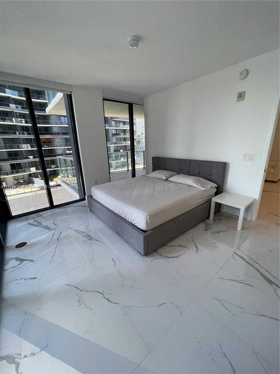 Small Image of 1010 BRICKELL AVE #2106, Miami Number 5