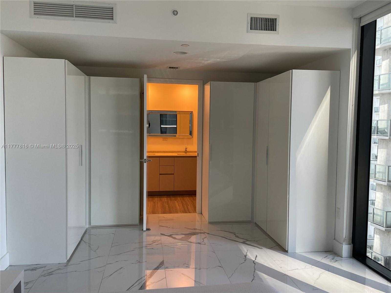 Small Image of 1010 BRICKELL AVE #2106, Miami Number 6