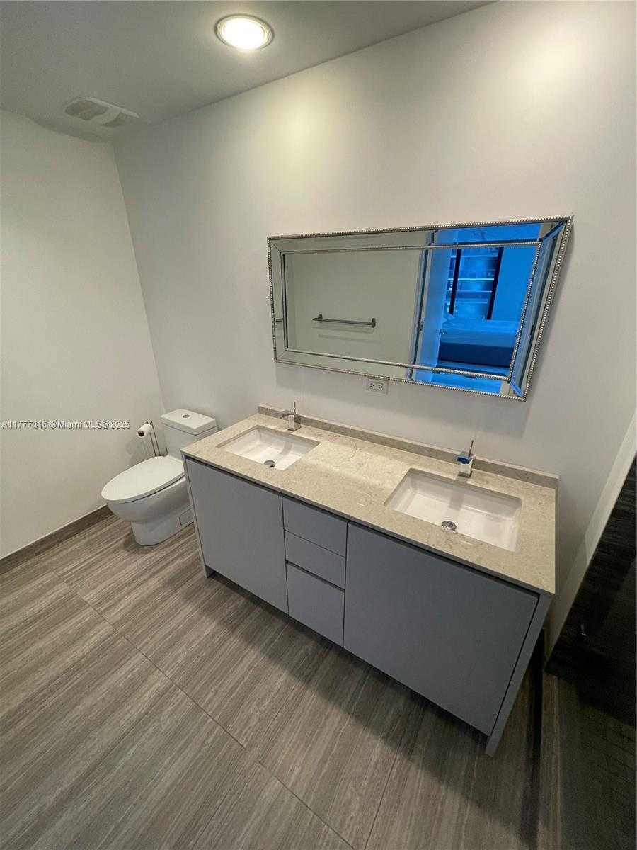 Small Image of 1010 BRICKELL AVE #2106, Miami Number 8