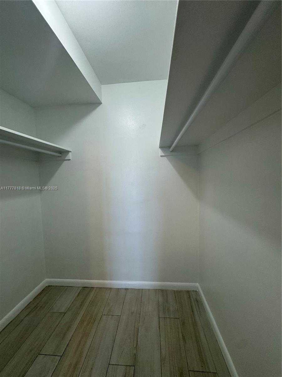 Small Image of 5161 COLLINS AVE #1206, Miami Beach Number 13