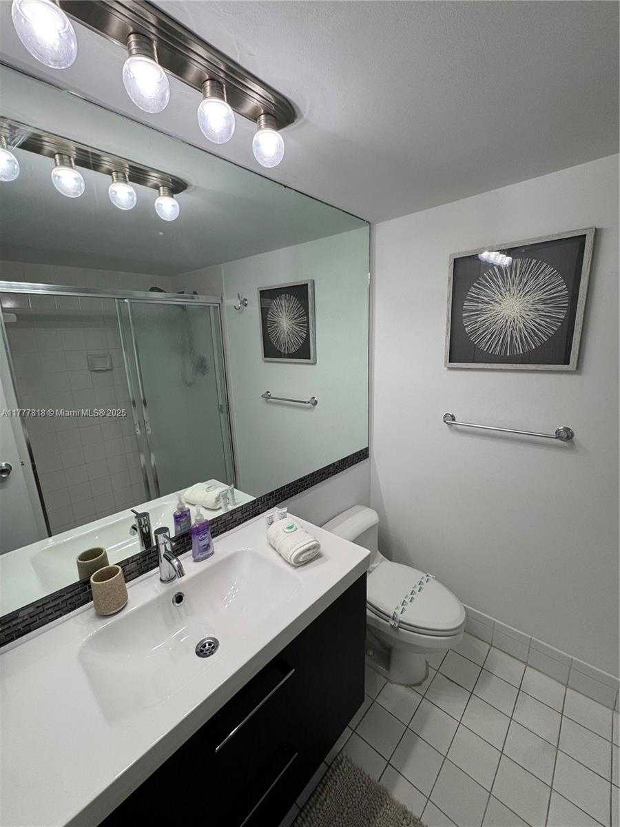 Small Image of 5161 COLLINS AVE #1206, Miami Beach Number 16