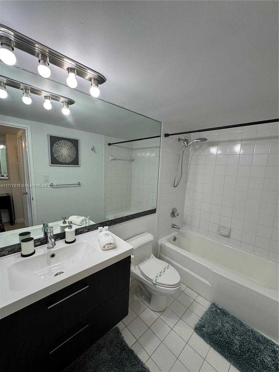 Small Image of 5161 COLLINS AVE #1206, Miami Beach Number 19