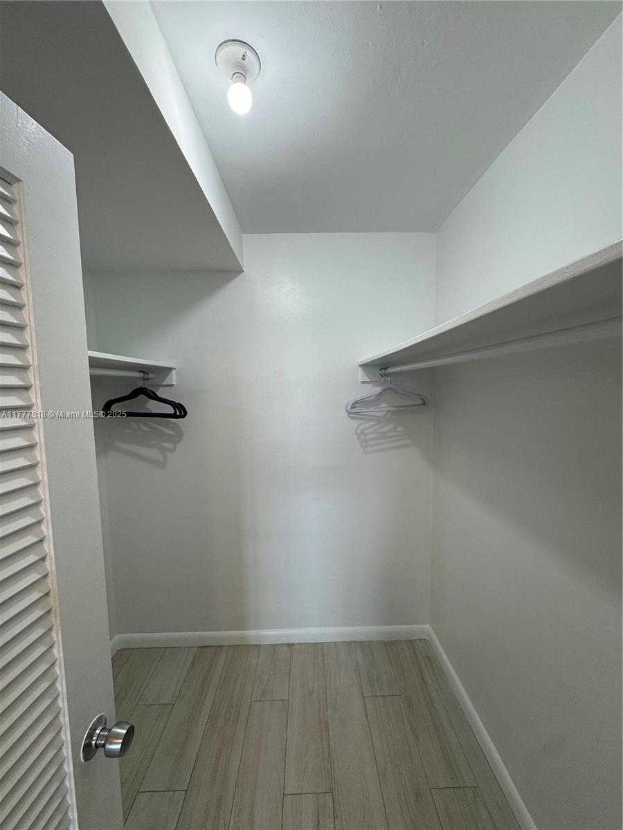 Small Image of 5161 COLLINS AVE #1206, Miami Beach Number 21
