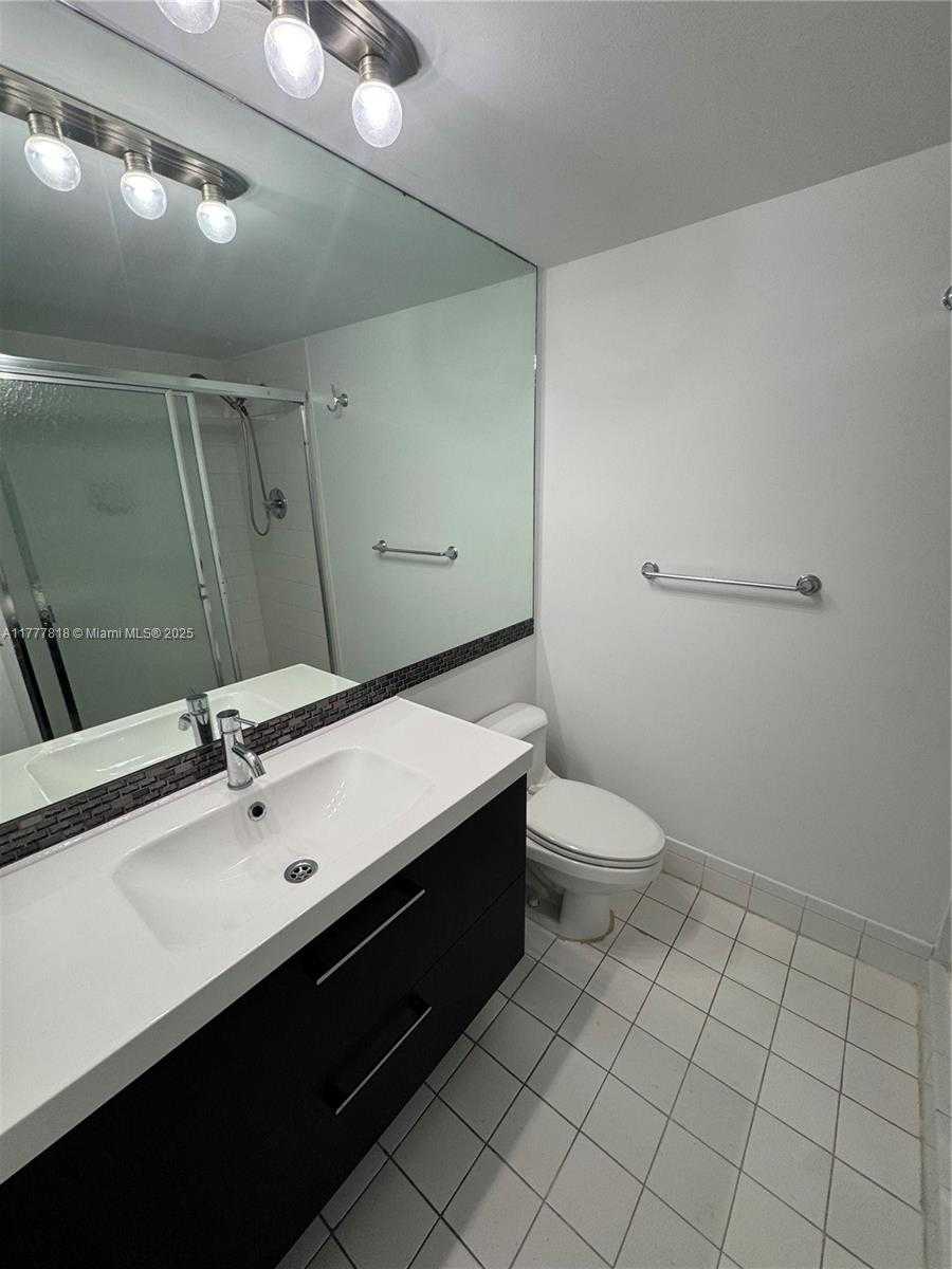 Small Image of 5161 COLLINS AVE #1206, Miami Beach Number 9
