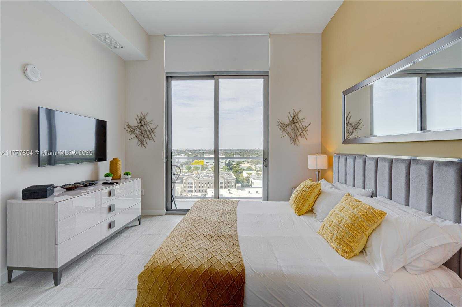 Small Image of 3900 BISCAYNE BLVD #N-1205, Miami Number 5