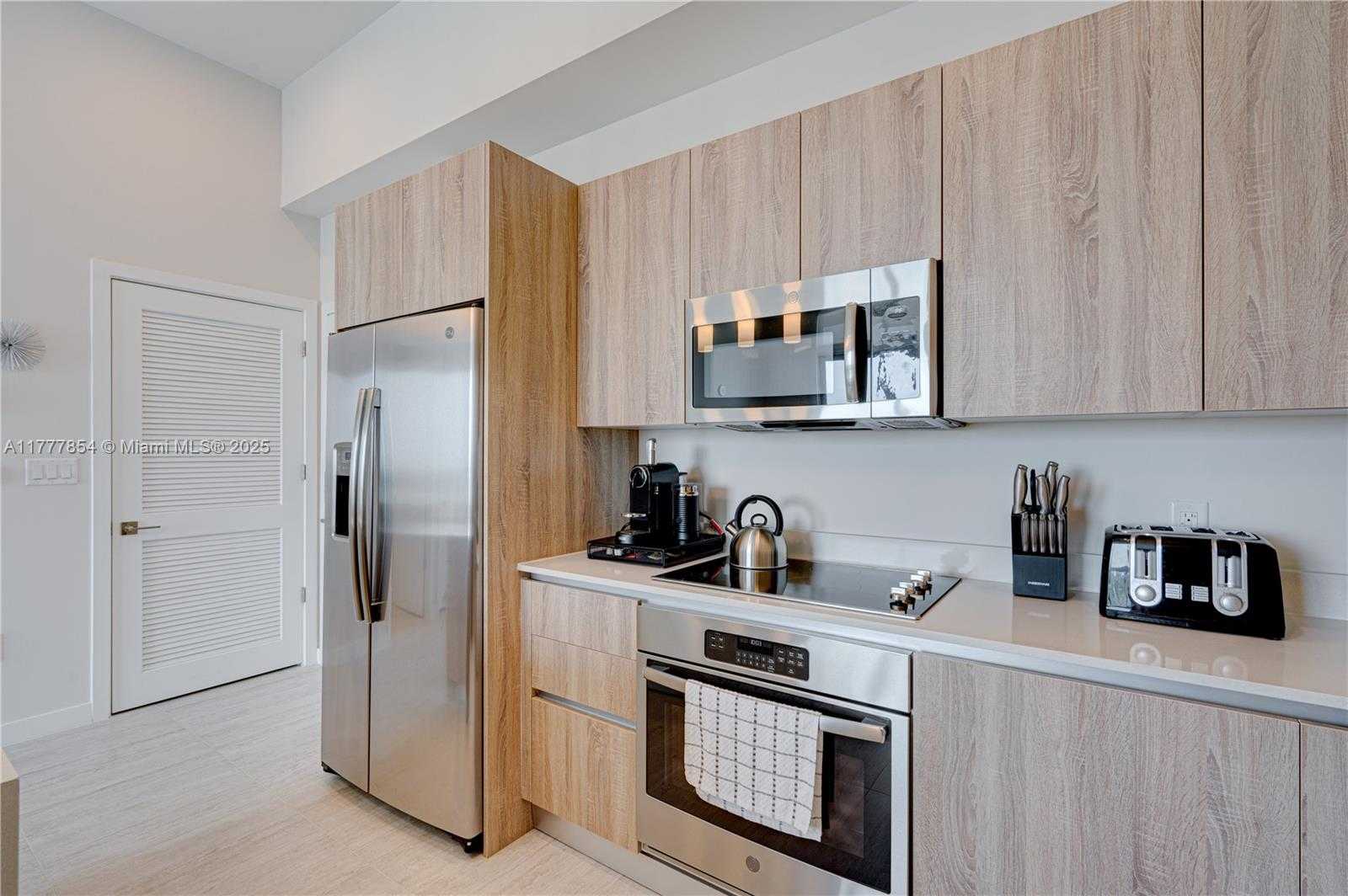 Small Image of 3900 BISCAYNE BLVD #N-1205, Miami Number 8