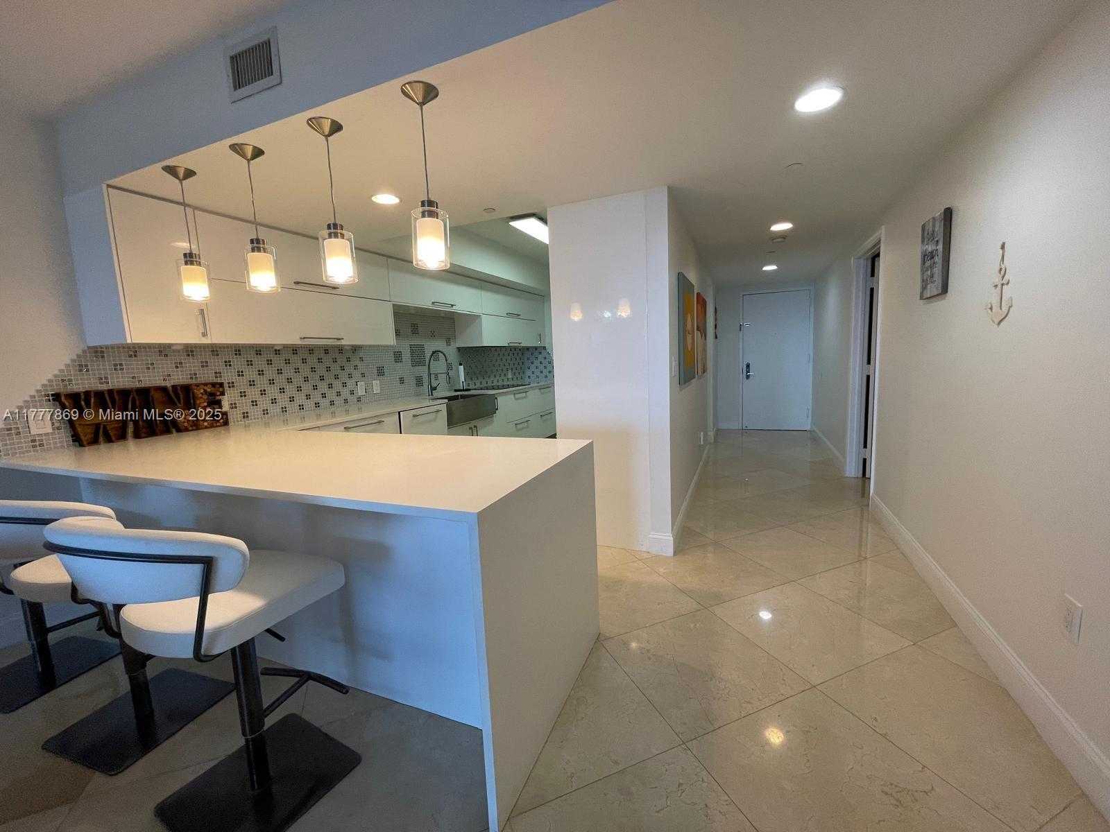 Small Image of 1800 SOUTH OCEAN DR #903, Hallandale Beach Number 5